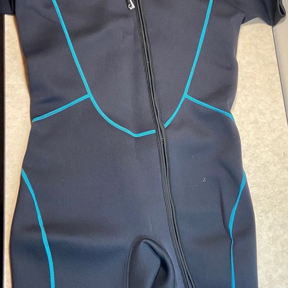 SeaSkin Womens shorty front zip size XXL Black and Blue Wetsuit - Picture 2 of 5